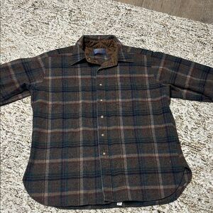 Pendleton!! Wool Plaid Button-Up Shirt